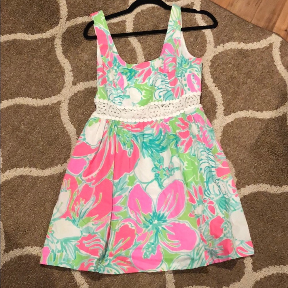 Lilly Pulitzer rare find size 4 dress